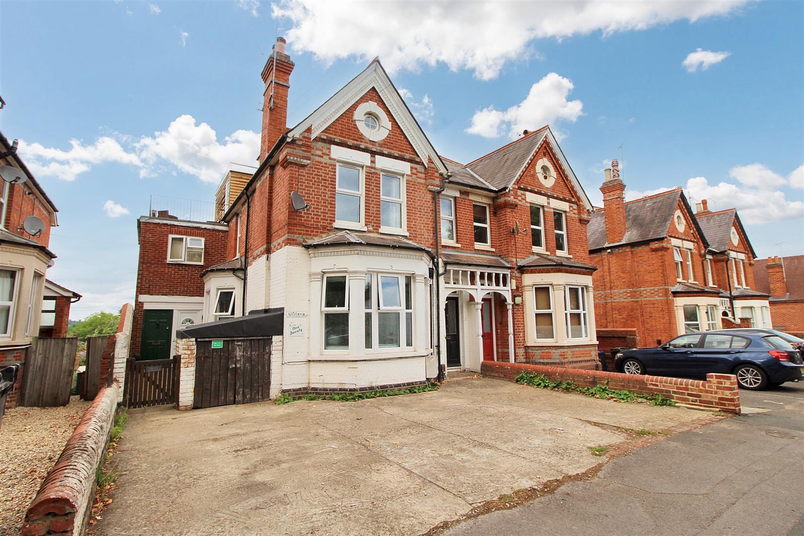 2 bed property in Tilehurst Road, Reading